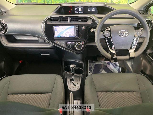 Toyota AQUA 2018-05 8334793-1