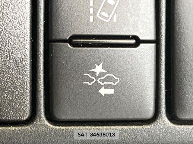 Toyota AQUA 2018-05 8334793-4