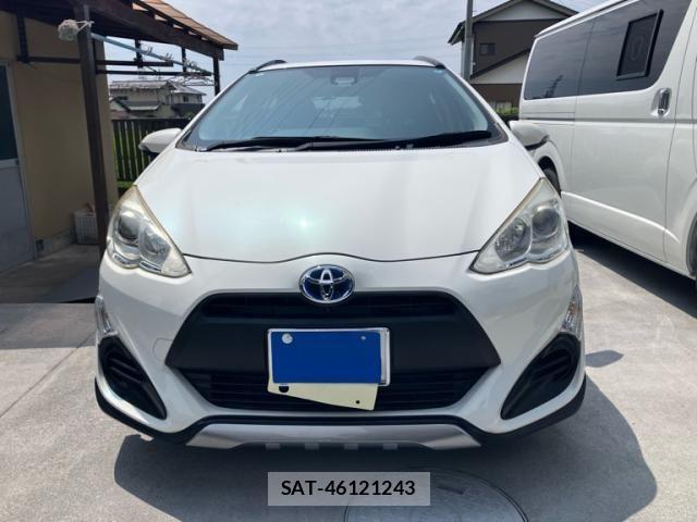 Toyota AQUA 2016-02 8334834-0