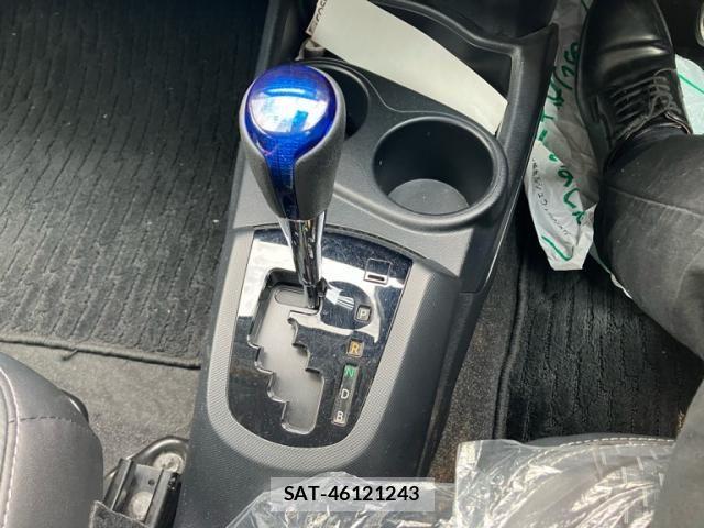 Toyota AQUA 2016-02 8334834-15