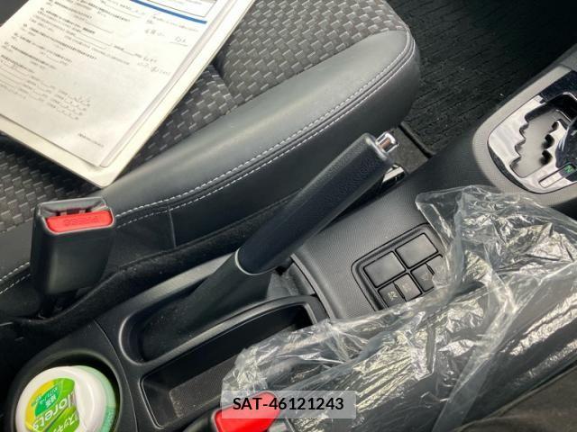Toyota AQUA 2016-02 8334834-16