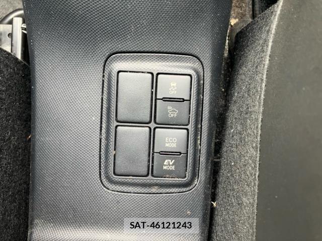Toyota AQUA 2016-02 8334834-17