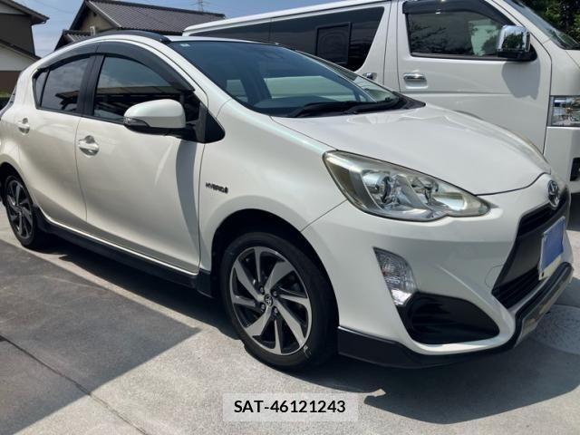 Toyota AQUA 2016-02 8334834-1