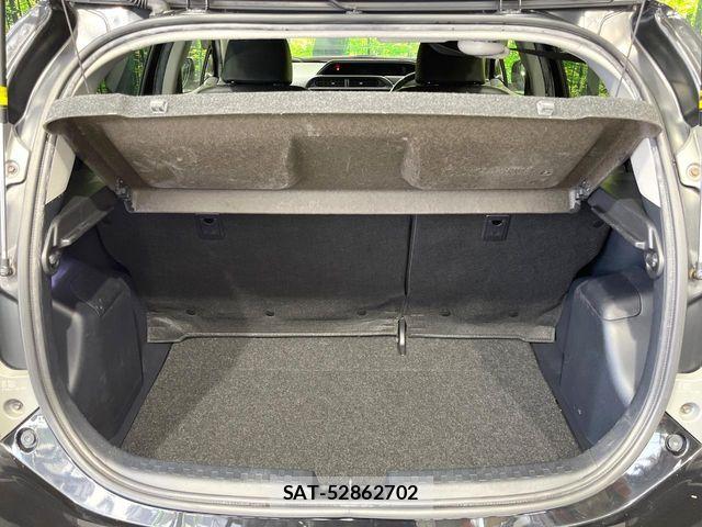 Toyota AQUA 2013-09 8334817-9