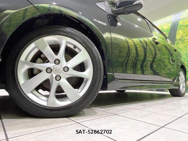 Toyota AQUA 2013-09 8334817-12