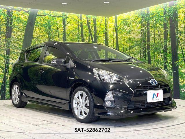 Toyota AQUA 2013-09 8334817-15
