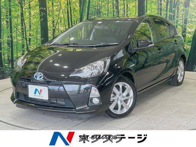 Toyota AQUA 2013-10 8334818-0