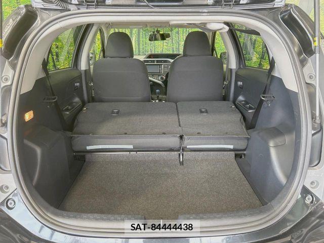 Toyota AQUA 2013-10 8334818-9
