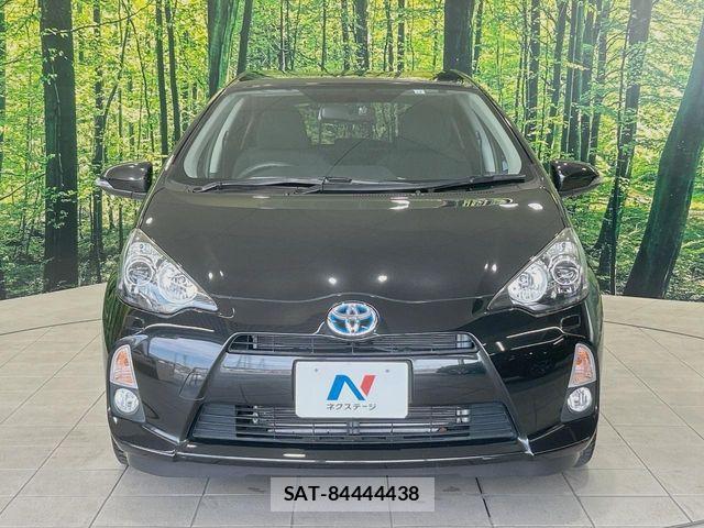 Toyota AQUA 2013-10 8334818-13