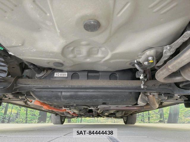 Toyota AQUA 2013-10 8334818-18