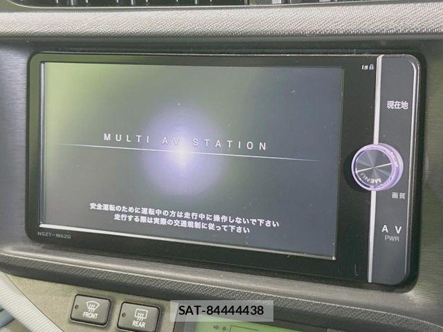 Toyota AQUA 2013-10 8334818-2