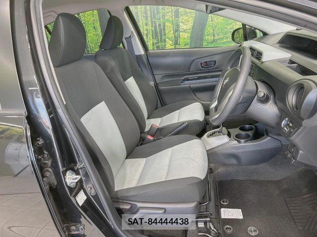 Toyota AQUA 2013-10 8334818-7