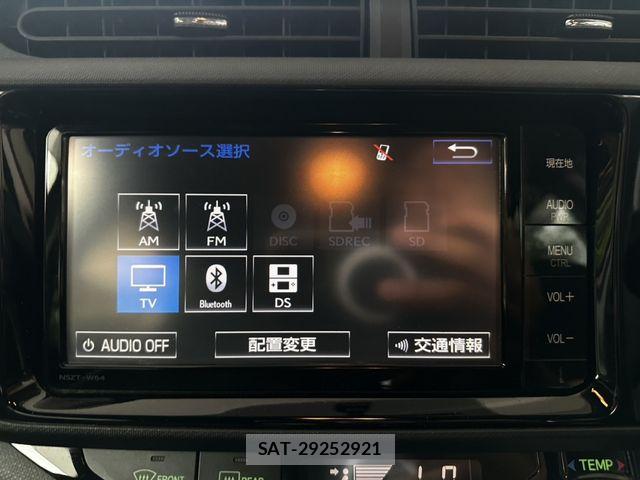 Toyota AQUA 2015-06 8334843-8