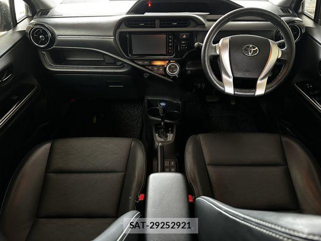 Toyota AQUA 2015-06 8334843-6