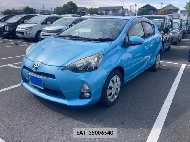 Toyota AQUA 2014-01 8334484-0