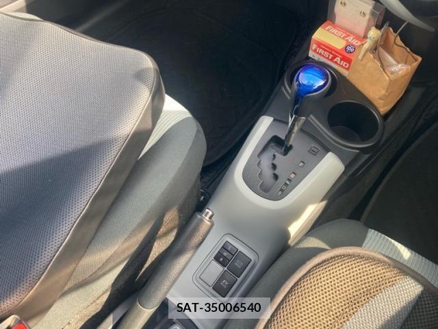 Toyota AQUA 2014-01 8334484-10