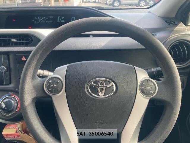 Toyota AQUA 2014-01 8334484-11