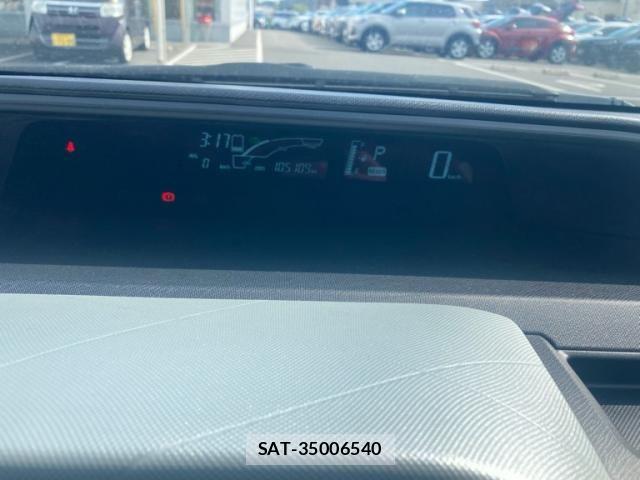 Toyota AQUA 2014-01 8334484-12