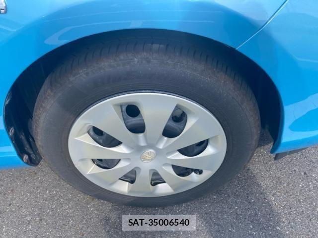 Toyota AQUA 2014-01 8334484-2