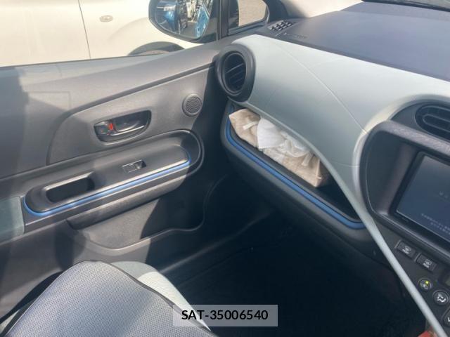Toyota AQUA 2014-01 8334484-6
