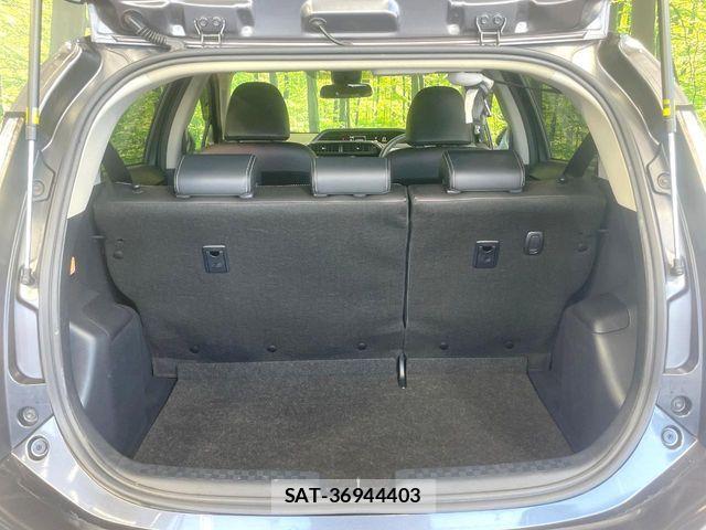 Toyota AQUA 2019-10 8334803-9