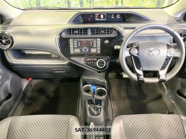 Toyota AQUA 2019-10 8334803-1