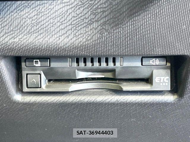 Toyota AQUA 2019-10 8334803-4