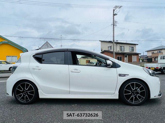 Toyota AQUA 2014-04 8334829-12
