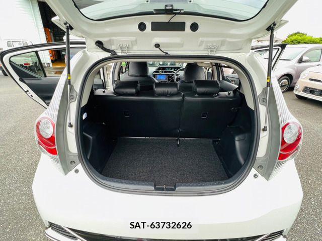 Toyota AQUA 2014-04 8334829-16