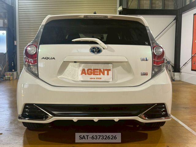 Toyota AQUA 2014-04 8334829-1