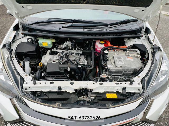 Toyota AQUA 2014-04 8334829-3