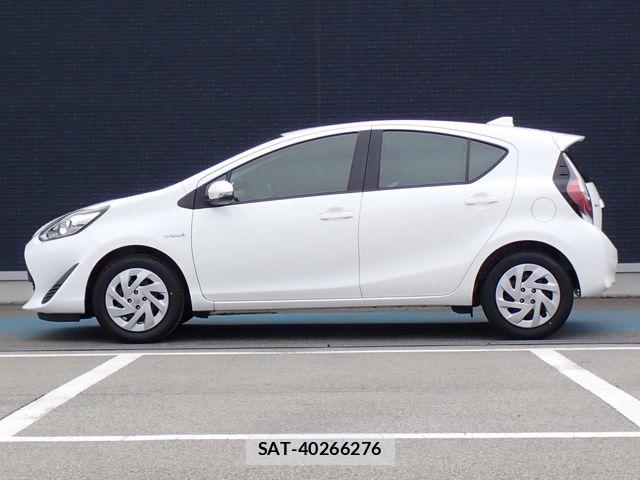 Toyota AQUA 2019-05 8334820-17