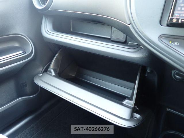 Toyota AQUA 2019-05 8334820-20