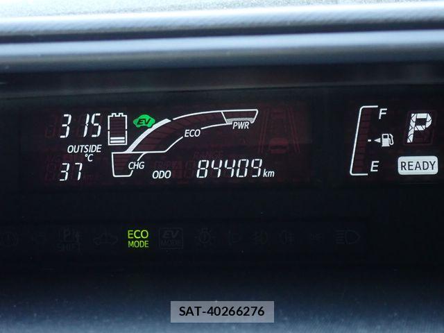 Toyota AQUA 2019-05 8334820-22