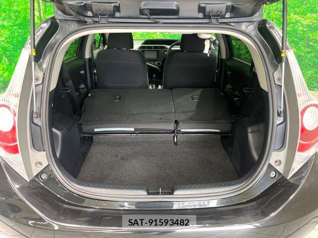 Toyota AQUA 2013-09 8334836-11