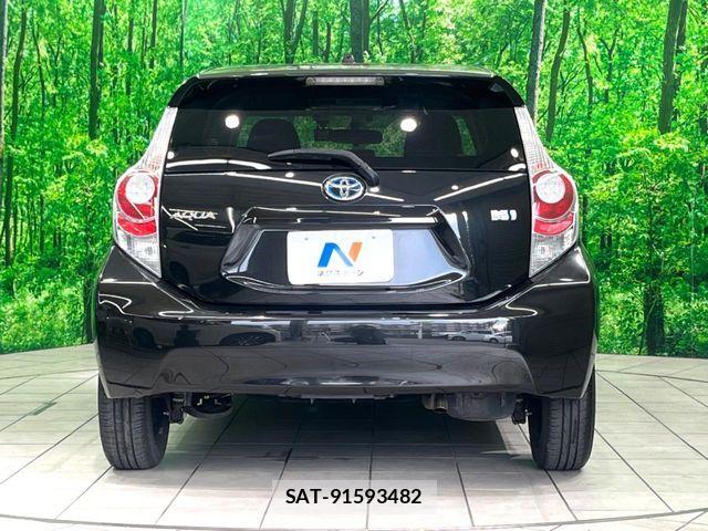 Toyota AQUA 2013-09 8334836-16