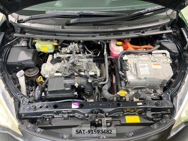 Toyota AQUA 2013-09 8334836-17