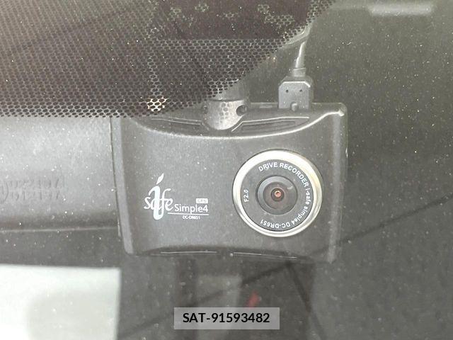 Toyota AQUA 2013-09 8334836-3