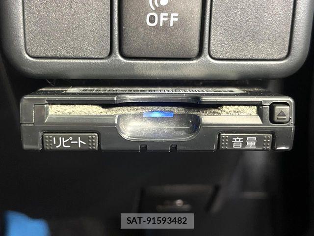 Toyota AQUA 2013-09 8334836-4