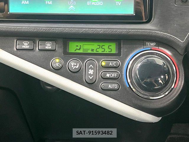 Toyota AQUA 2013-09 8334836-6