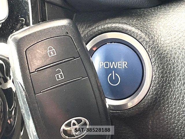 Toyota AQUA 2021-09 8334768-7