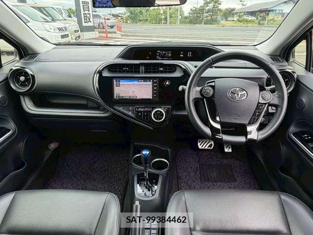 Toyota AQUA 2018-07 8334796-13