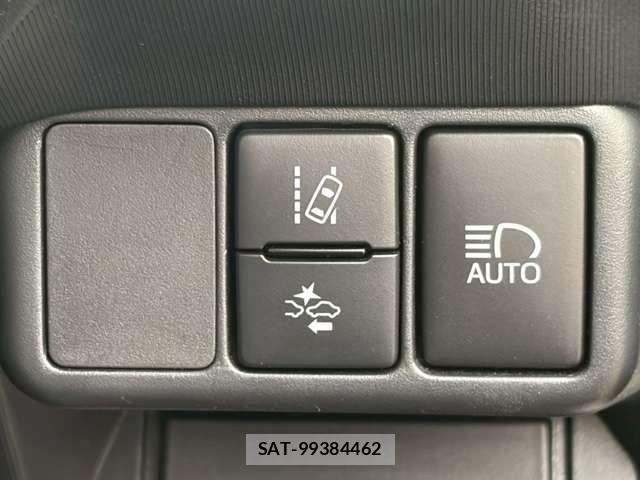 Toyota AQUA 2018-07 8334796-6