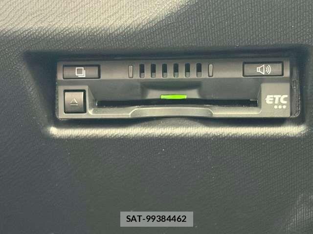 Toyota AQUA 2018-07 8334796-7