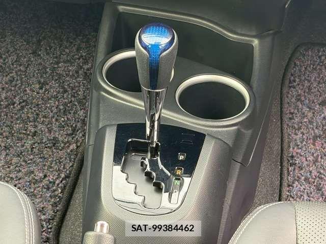 Toyota AQUA 2018-07 8334796-8