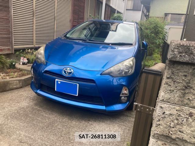 Toyota AQUA 2012-02 8334846-0