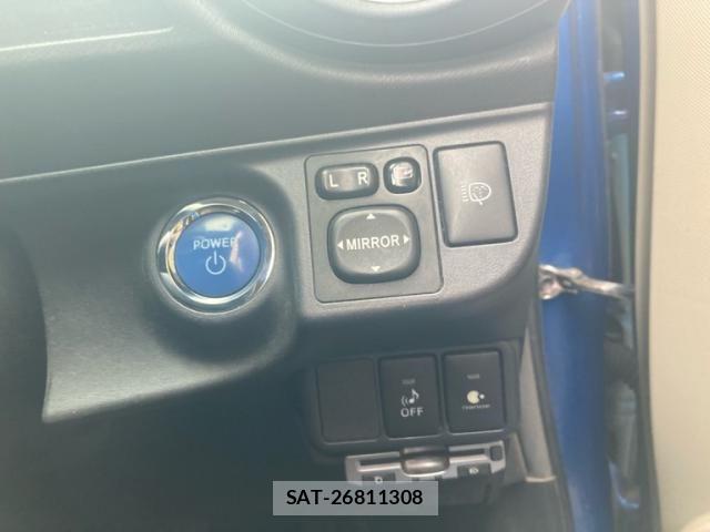 Toyota AQUA 2012-02 8334846-10