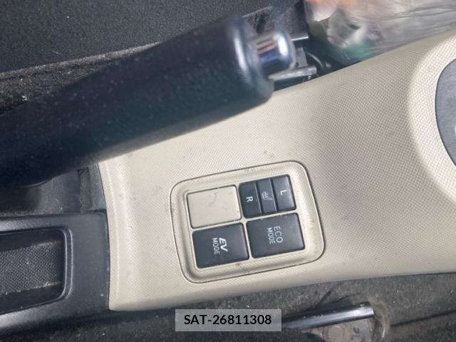 Toyota AQUA 2012-02 8334846-14