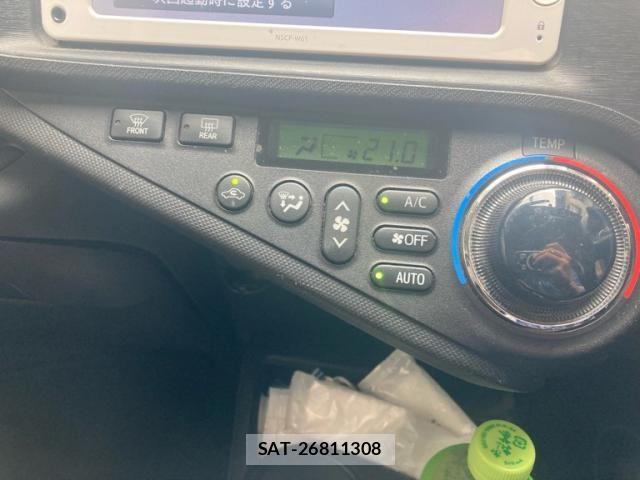 Toyota AQUA 2012-02 8334846-15