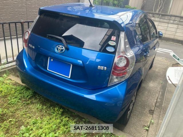 Toyota AQUA 2012-02 8334846-2